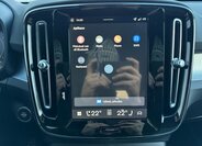 Volvo XC40 SUV / Terénní 2,0 l 120 kw