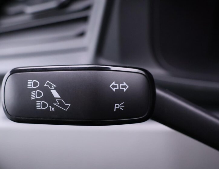 Volkswagen Transporter Kombi 2,0 l 81 kw