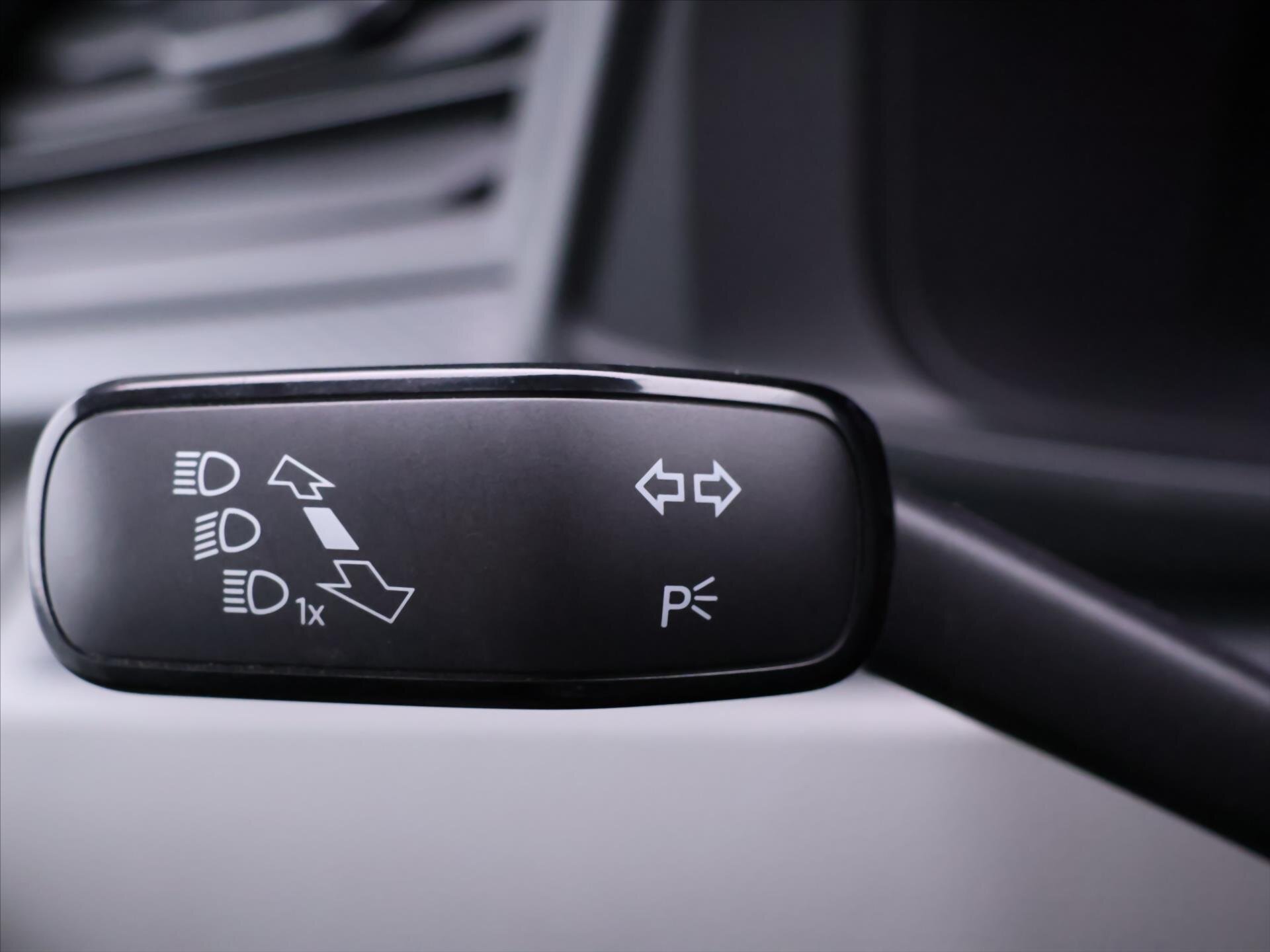 Volkswagen Transporter Kombi 2,0 l 81 kw