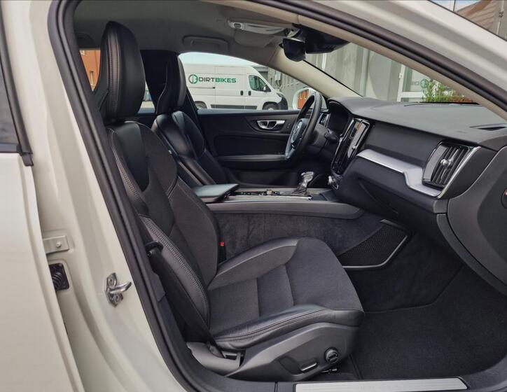 Volvo V60 14