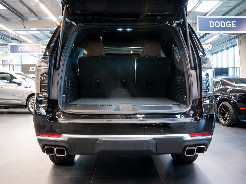 Chevrolet Suburban SUV 6,2 l 313 kw