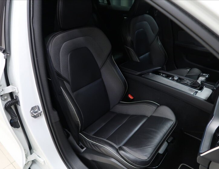 Volvo V60 Kombi 2,0 l 140 kw