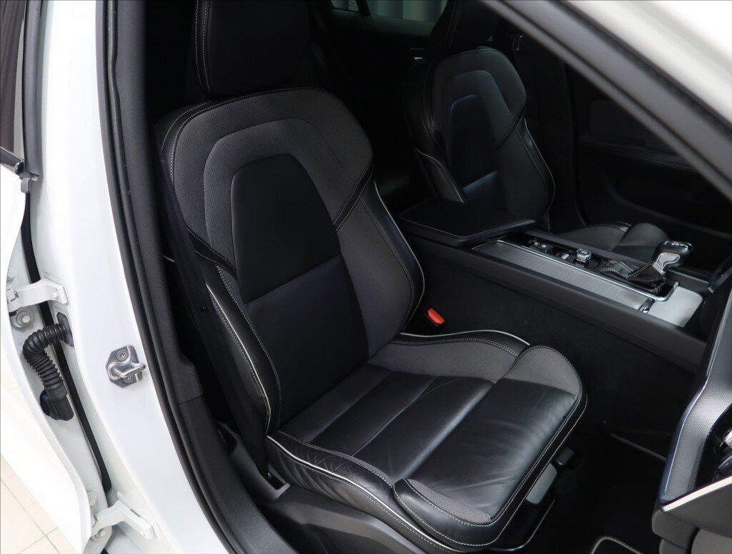 Volvo V60 Kombi 2,0 l 140 kw