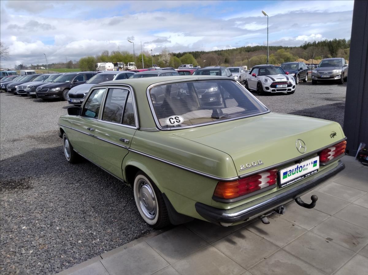 Mercedes-Benz 200