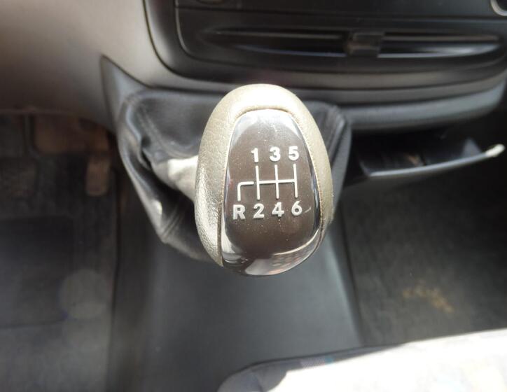 Mercedes-Benz Vito 14