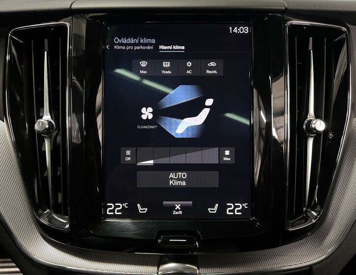 Volvo XC60 SUV / Terénní 2,0 l 288 kw