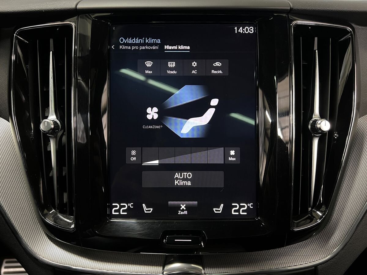 Volvo XC60 SUV / Terénní 2,0 l 288 kw