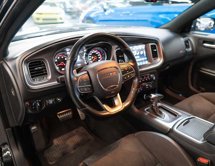 Dodge Charger Sedan / Limuzína 6,4 l 361 kw