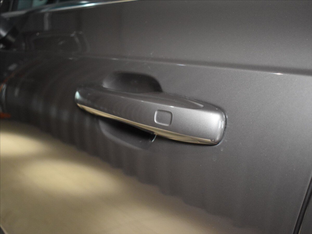 Volvo XC90 SUV / Terénní 2,0 l 228 kw