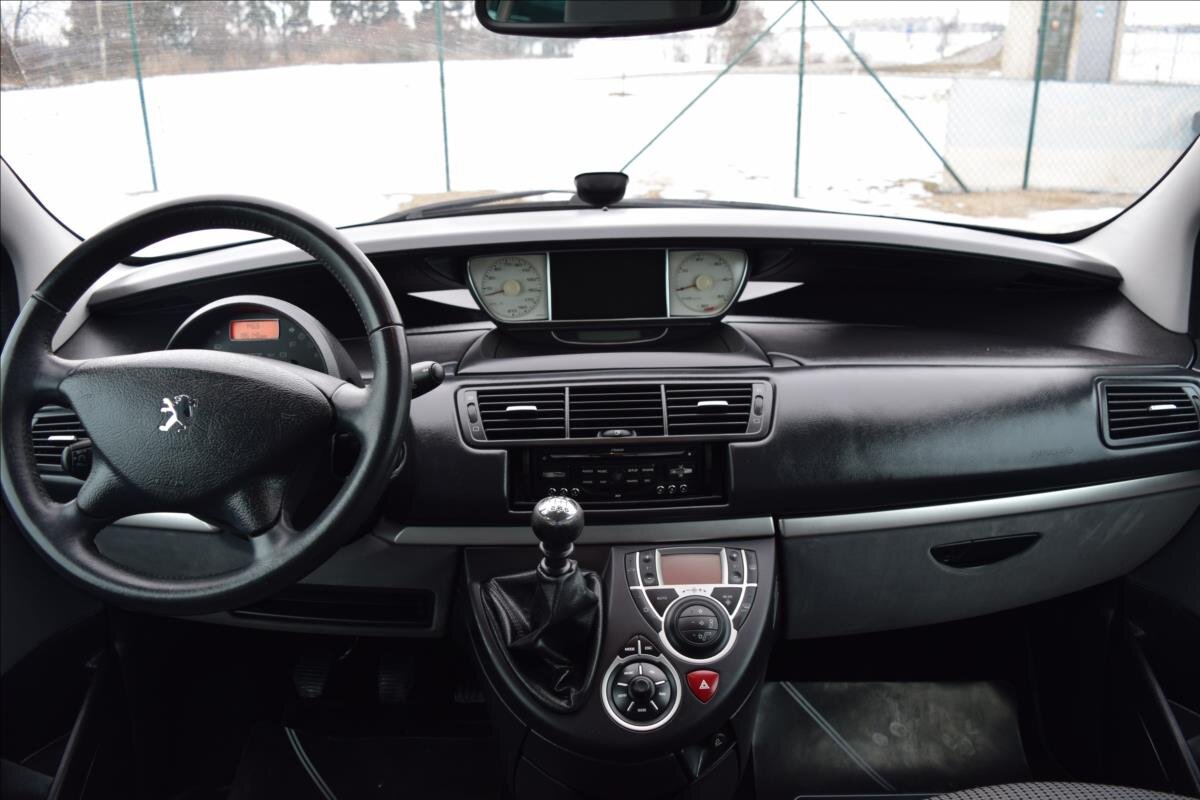 Peugeot 807 MPV 2,0 l 100 kw