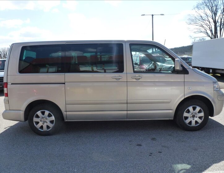 Volkswagen Multivan Kombi 2,5 l 128 kw