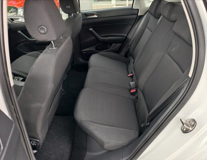 Volkswagen Polo Hatchback 999,0 70 kw