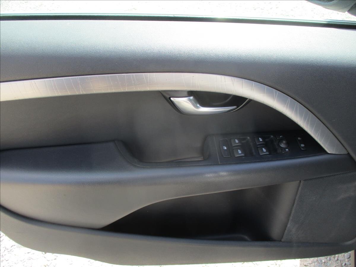 Volvo XC70 Kombi 2,4 l 120 kw