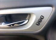 Nissan Pathfinder SUV 3,5 l 212 kw