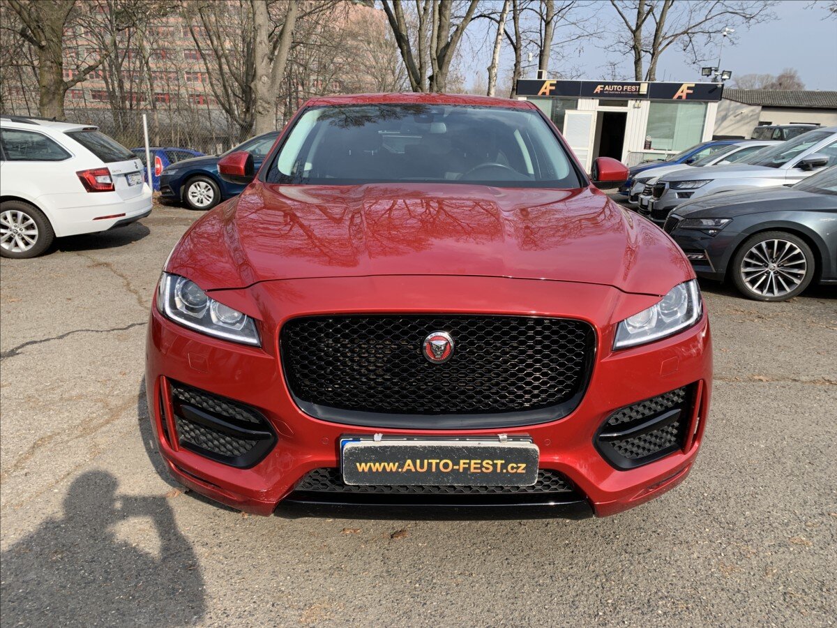 Jaguar F-Pace SUV / Terénní 2,0 l 132 kw