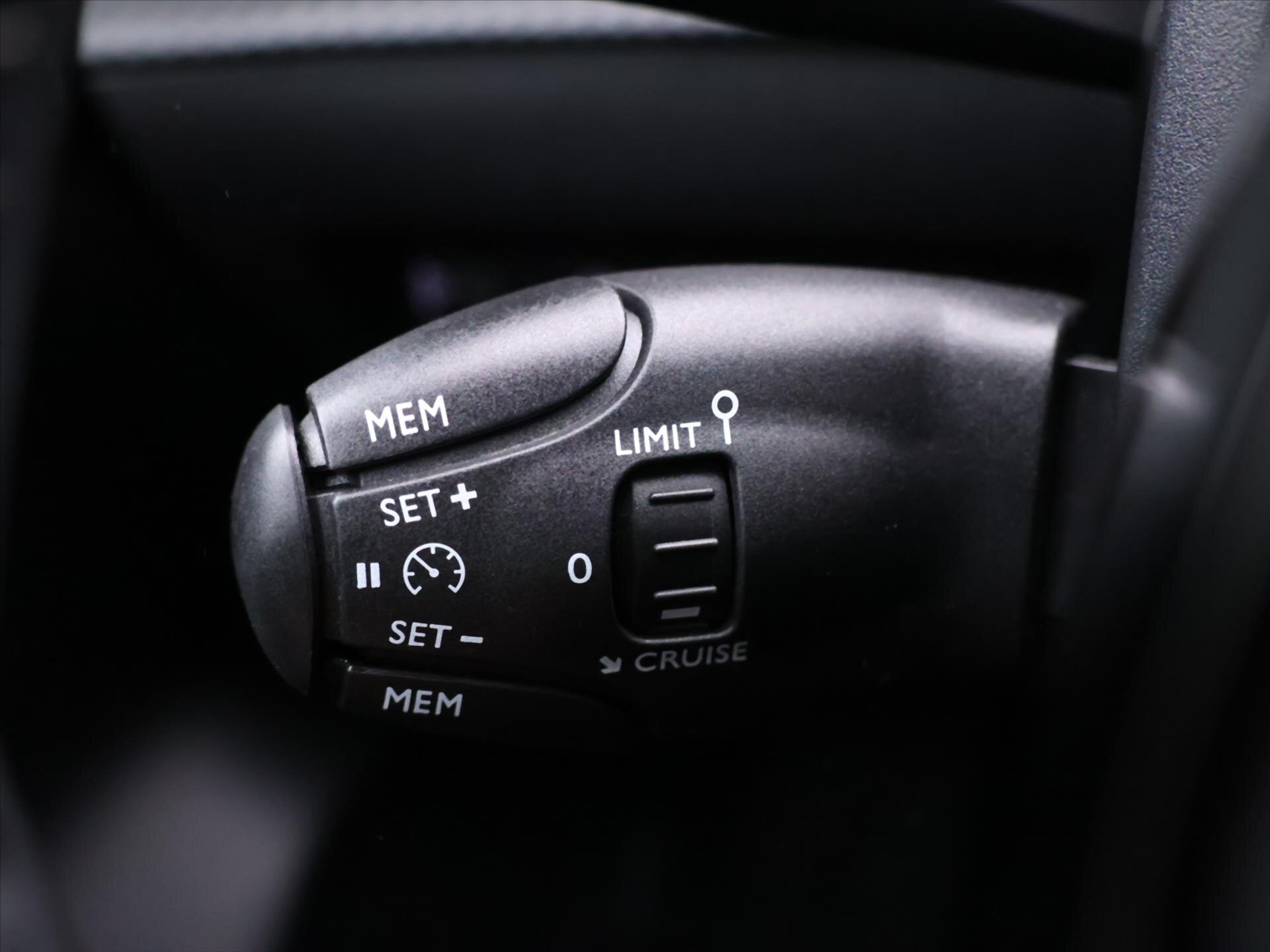 Peugeot 208 Hatchback 0,0 100 kw