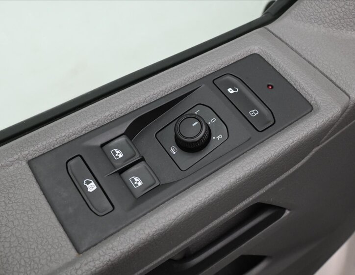 Volkswagen Transporter Skříň 2,0 l 110 kw