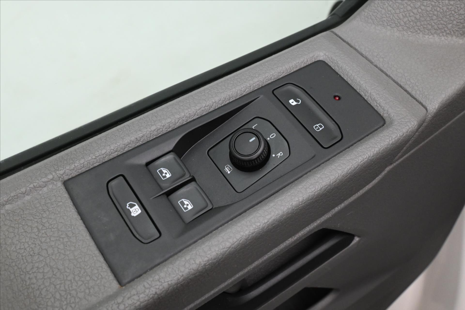 Volkswagen Transporter Skříň 2,0 l 110 kw