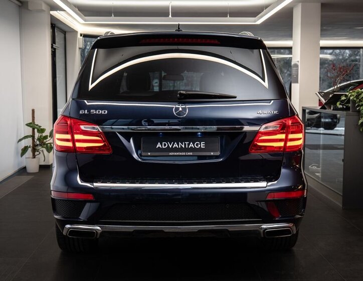Mercedes-Benz GL SUV 4,7 l 320 kw