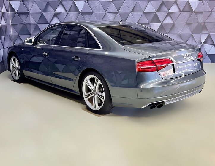 Audi S8 Sedan / Limuzína 4,0 l 382 kw
