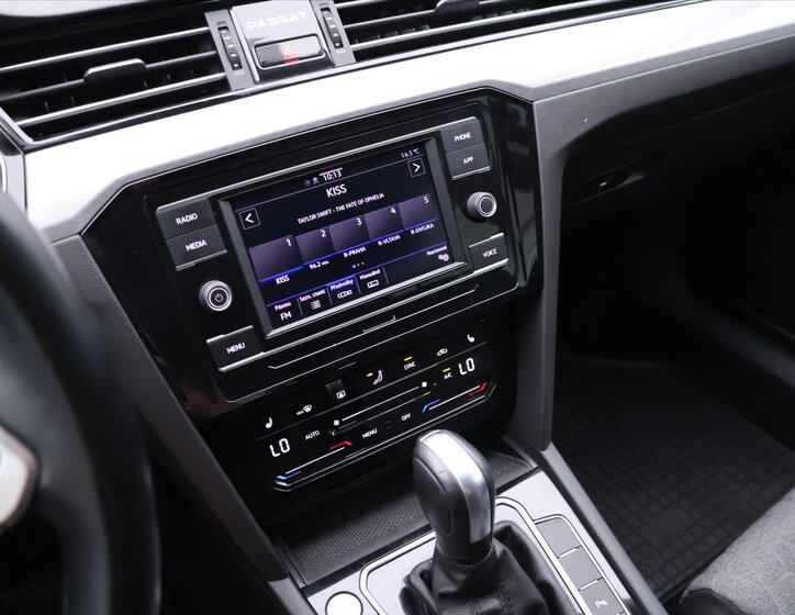 Volkswagen Passat Kombi 1,5 l 110 kw