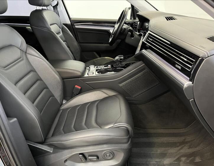 Volkswagen Touareg 25