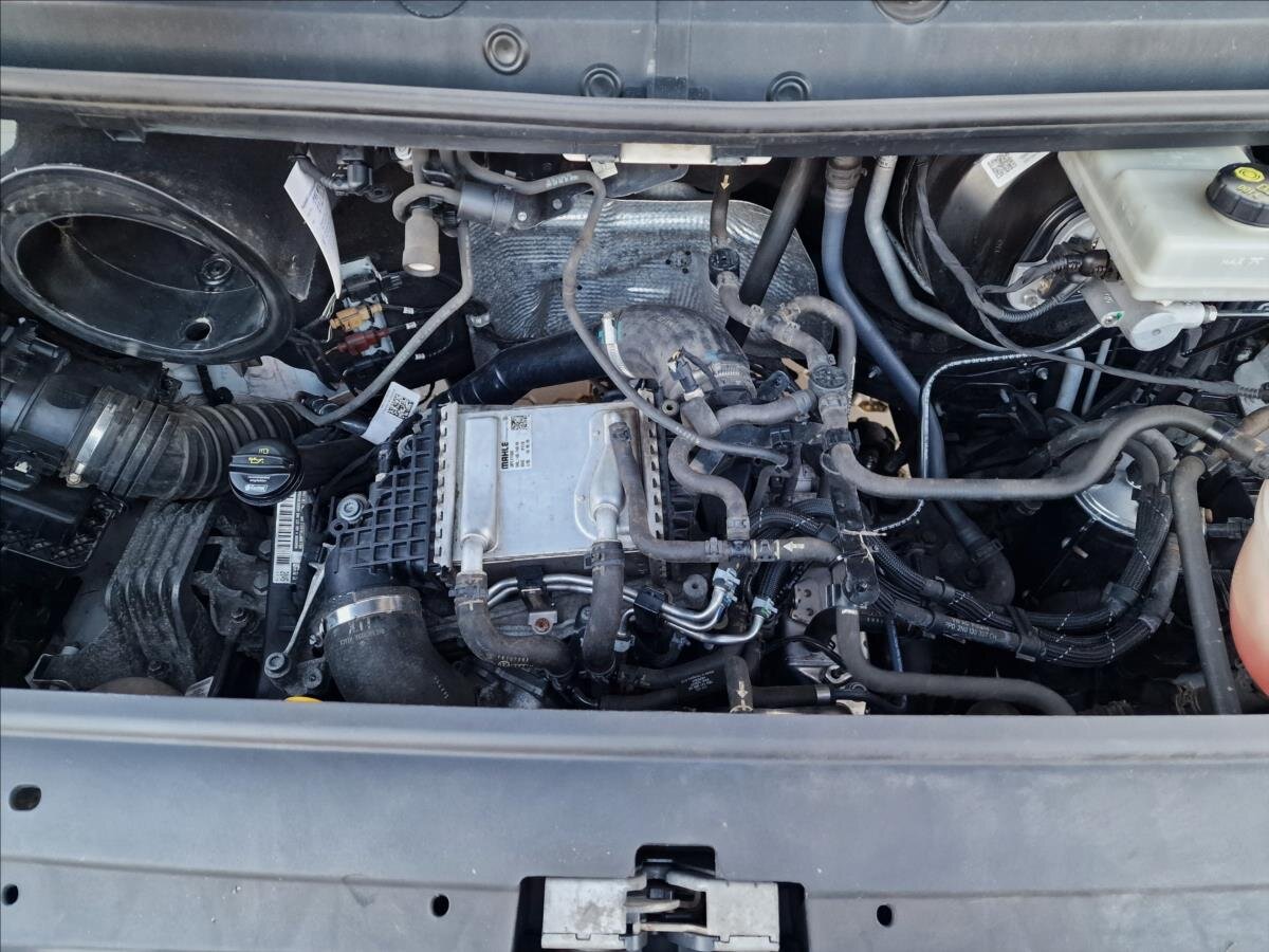 Volkswagen Crafter Skříň 2,0 l 103 kw