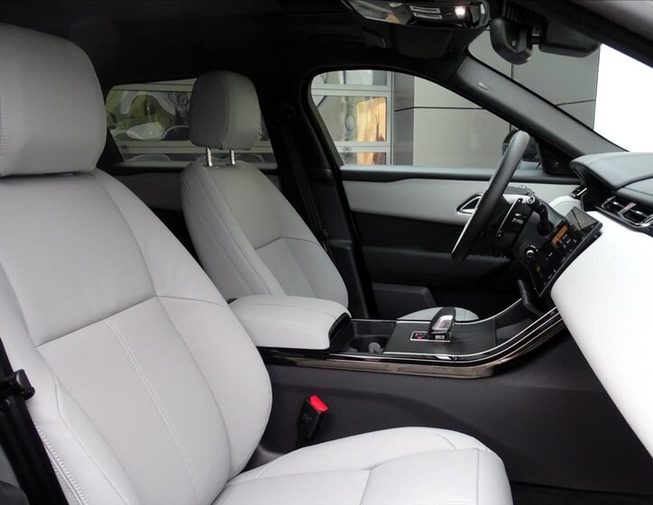 Land Rover Range Rover Velar SUV / Terénní 2,0 l 150 kw