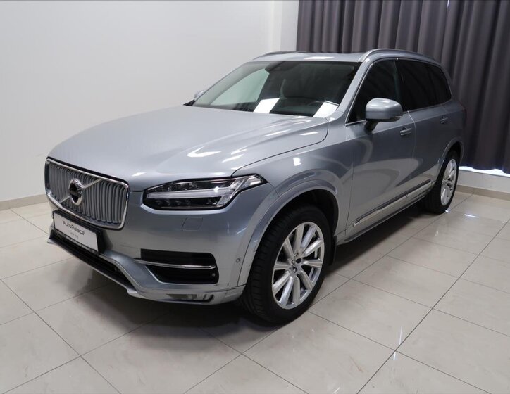 Volvo XC90 SUV 2,0 l 165 kw