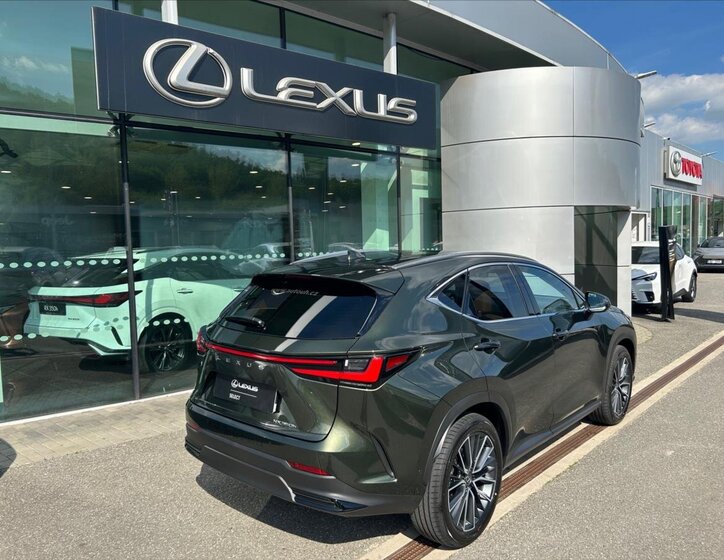Lexus NX 350h SUV / Terénní 2,5 l 150 kw
