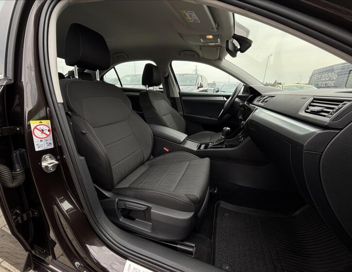 Škoda Superb Sedan / Limuzína 2,0 l 140 kw