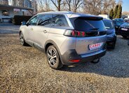 Peugeot 5008 SUV 1,5 l 96 kw