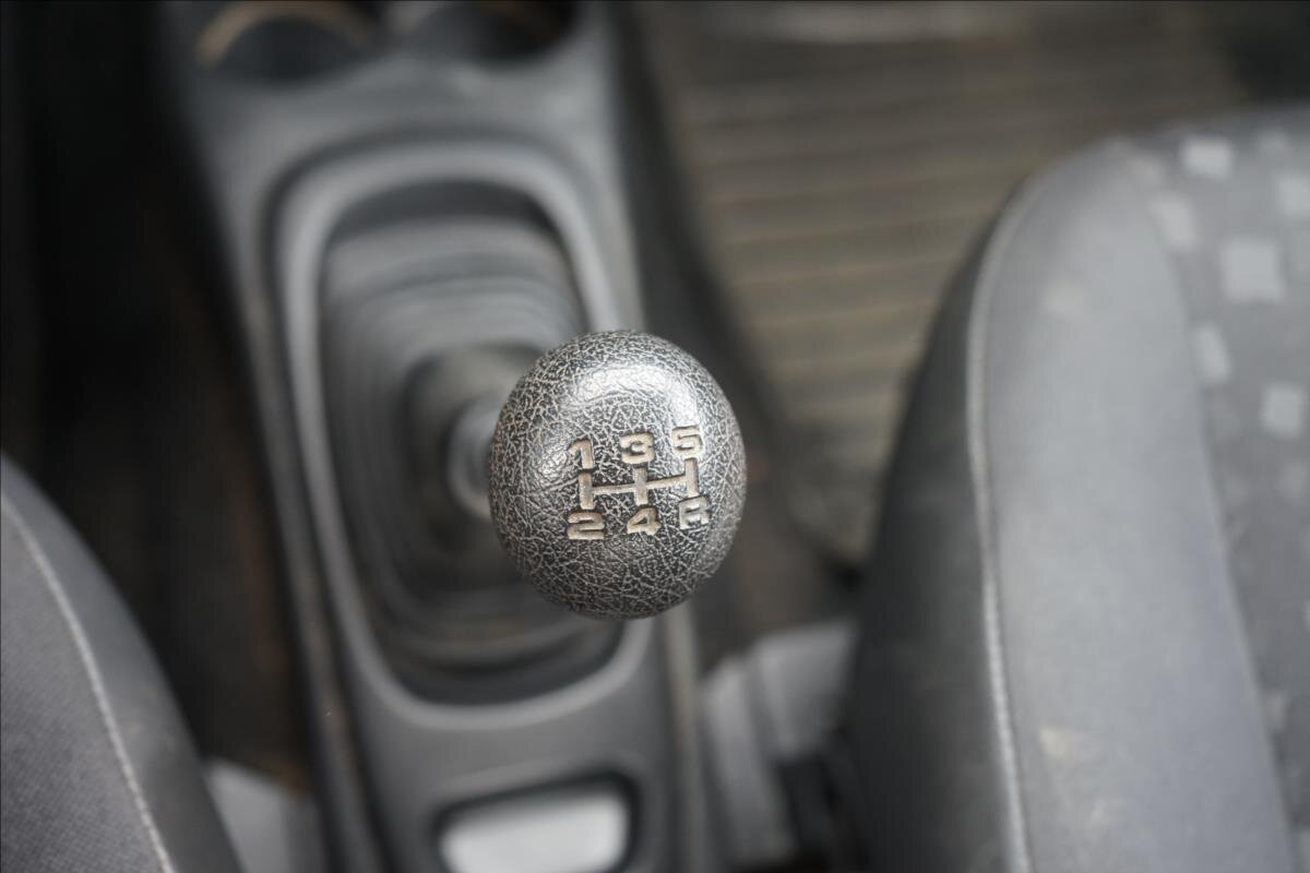 Opel Agila Hatchback 998,0 44 kw