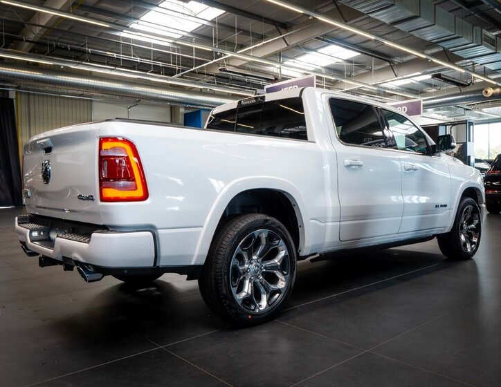 Dodge RAM Pick-up 5,7 l 291 kw