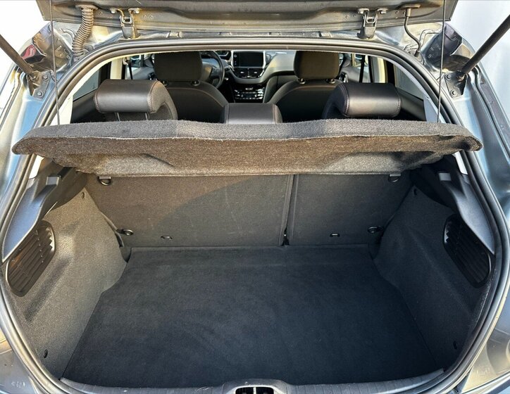 Peugeot 208 Hatchback 1,2 l 81 kw