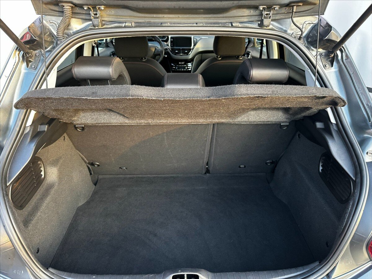 Peugeot 208 Hatchback 1,2 l 81 kw