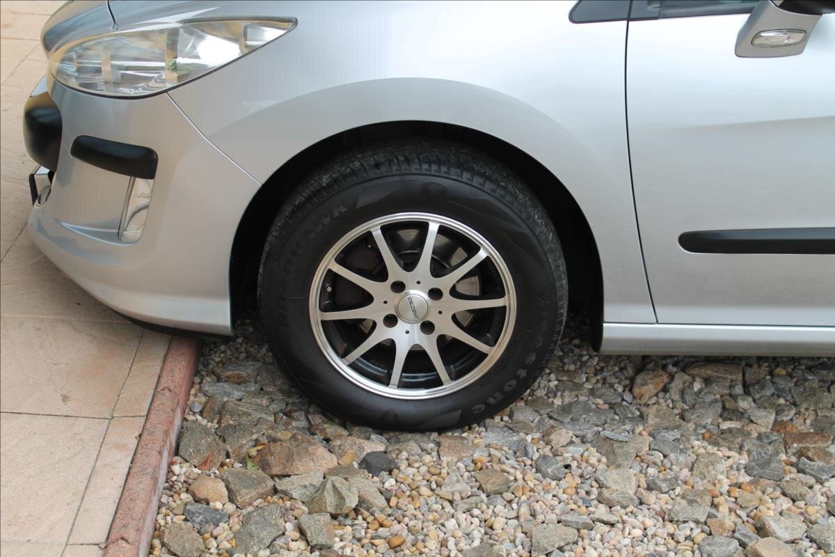 Peugeot 308 Hatchback 1,4 l 70 kw