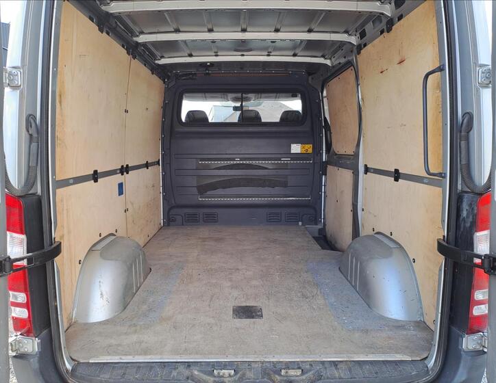 Mercedes-Benz Sprinter 9