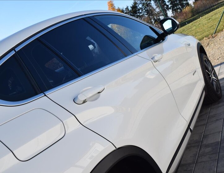 BMW X4 Sedan 2,0 l 140 kw