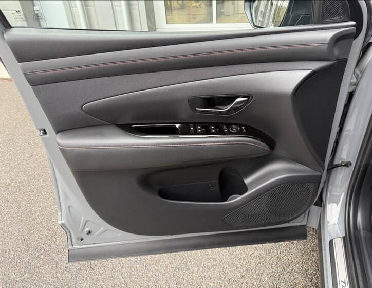 Hyundai Tucson SUV 1,6 l 158 kw