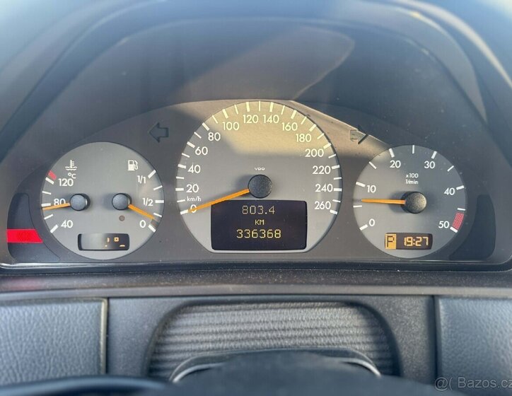 Mercedes-Benz Ostatní Sedan / Limuzína 0,0 145 kw
