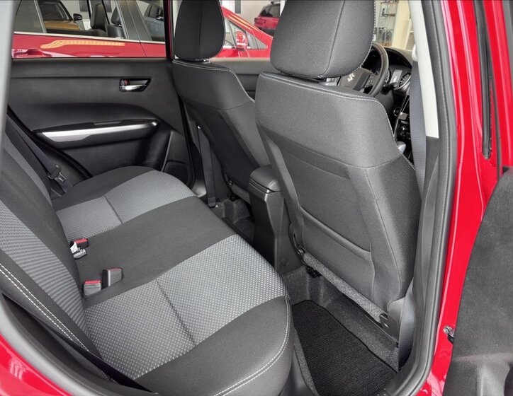 Suzuki Vitara SUV / Terénní 1,4 l 81 kw