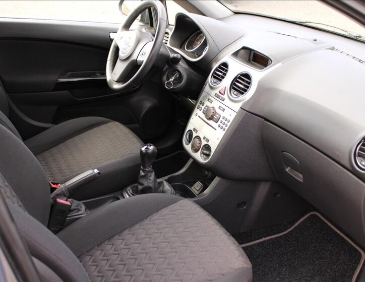 Opel Corsa Hatchback 1,4 l 64 kw