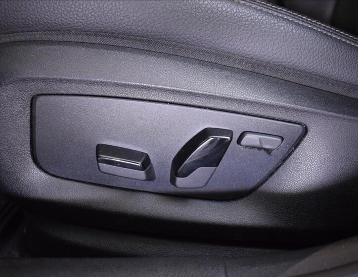 BMW Řada 5 Sedan / Limuzína 3,0 l 195 kw