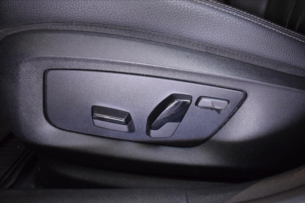 BMW Řada 5 Sedan / Limuzína 3,0 l 195 kw