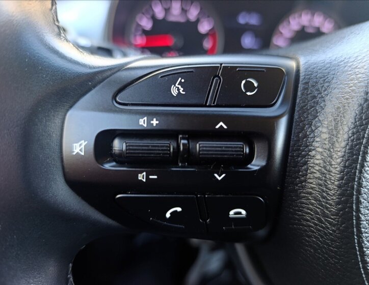 KIA Stonic Hatchback 1,4 l 73 kw