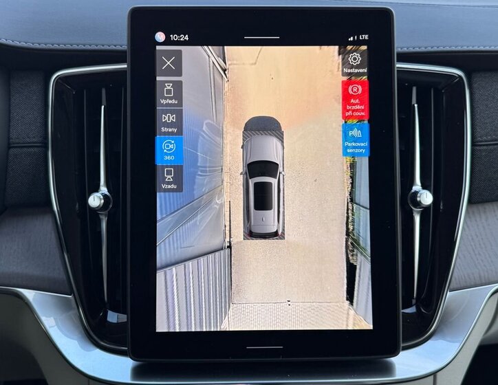 Volvo XC90 SUV / Terénní 2,0 l 335 kw