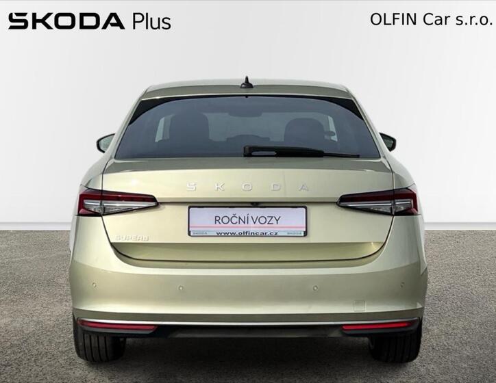 Škoda Superb 9