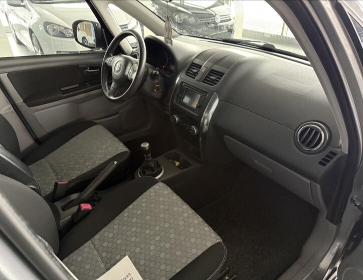 Suzuki SX4 Hatchback 2,0 l 99 kw