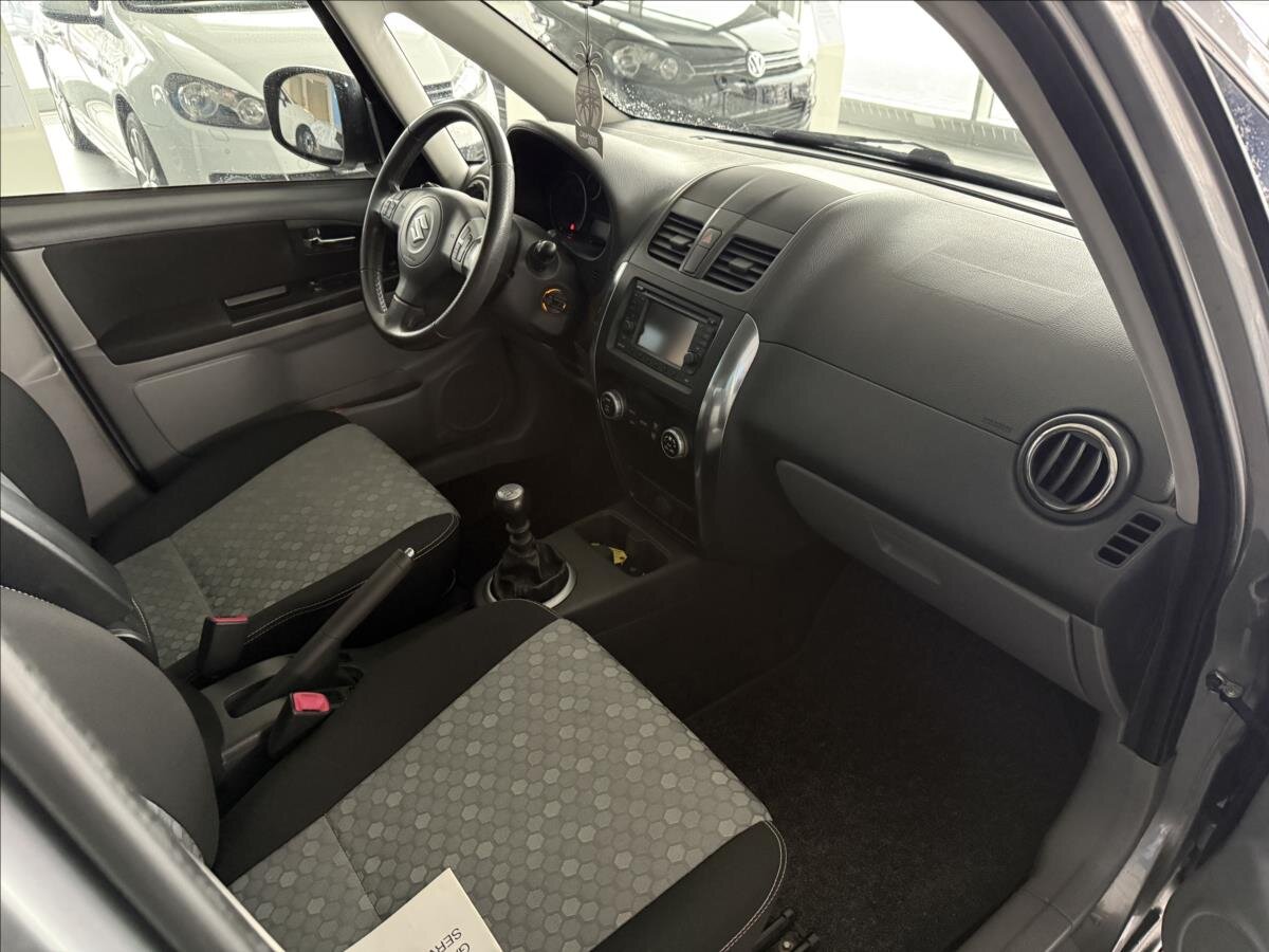 Suzuki SX4 Hatchback 2,0 l 99 kw